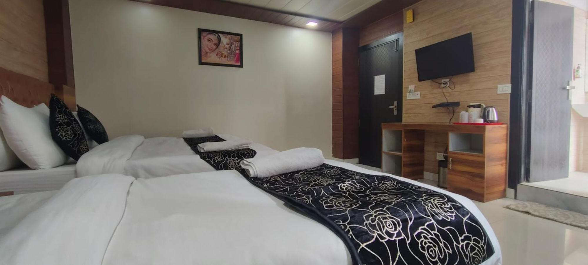 The Paramont Plaza Igi Airport 4* New Delhi